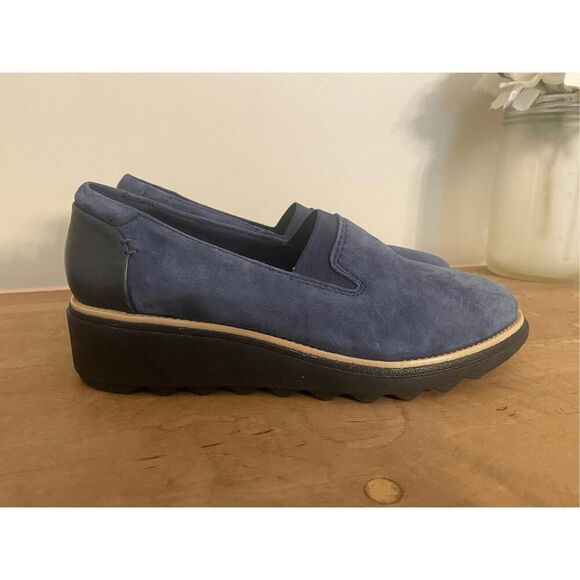 Clarks size 6 NWT Sharon Dolly Platform Loafer navy blue Suede - Picture 1 of 9